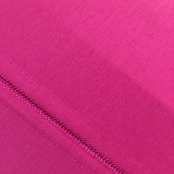 NWT - Peak Performance activewear top - Picture 4 of 4